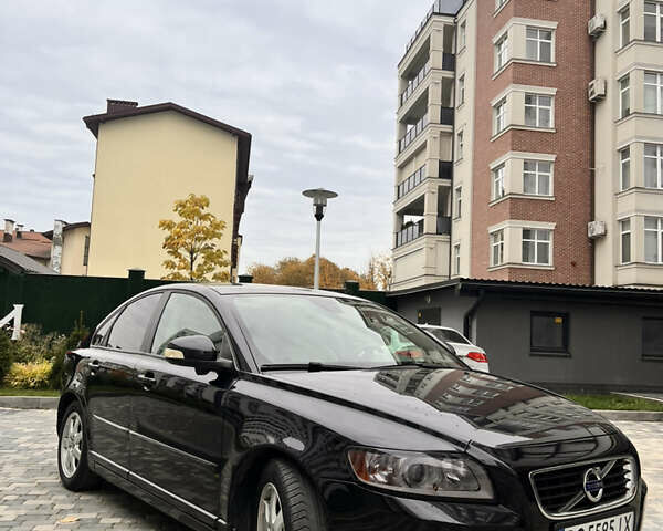 Черный Вольво С40, объемом двигателя 1.56 л и пробегом 224 тыс. км за 8200 $, фото 1 на Automoto.ua