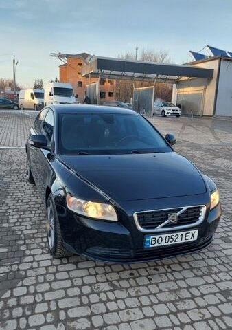 Черный Вольво С40, объемом двигателя 1.6 л и пробегом 295 тыс. км за 8500 $, фото 1 на Automoto.ua