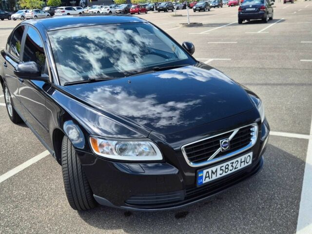 Чорний Вольво S40, об'ємом двигуна 1.6 л та пробігом 265 тис. км за 6532 $, фото 1 на Automoto.ua