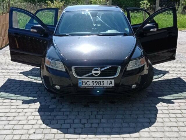Чорний Вольво S40, об'ємом двигуна 1.6 л та пробігом 325 тис. км за 8700 $, фото 1 на Automoto.ua