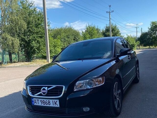 Черный Вольво С40, объемом двигателя 1.56 л и пробегом 219 тыс. км за 9800 $, фото 1 на Automoto.ua