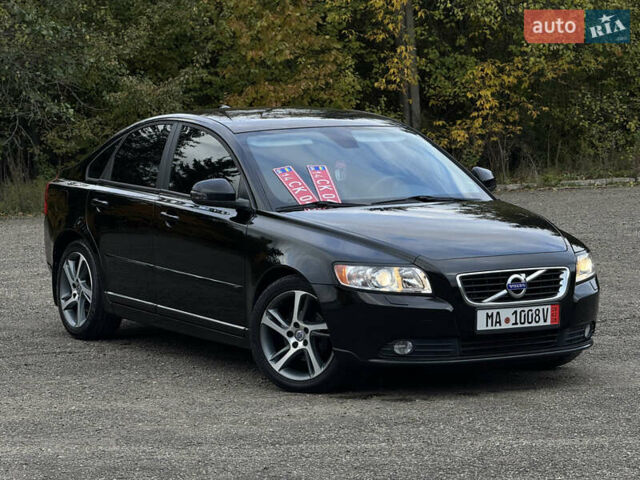 Черный Вольво С40, объемом двигателя 1.6 л и пробегом 210 тыс. км за 8800 $, фото 1 на Automoto.ua