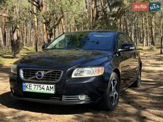Чорний Вольво S40, об'ємом двигуна 1.98 л та пробігом 213 тис. км за 12400 $, фото 1 на Automoto.ua