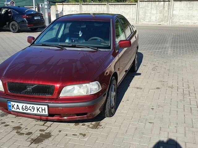 Красный Вольво С40, объемом двигателя 1.59 л и пробегом 190 тыс. км за 2900 $, фото 1 на Automoto.ua