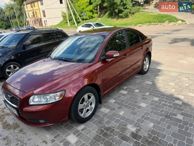 Червоний Вольво S40, об'ємом двигуна 1.8 л та пробігом 302 тис. км за 5500 $, фото 1 на Automoto.ua