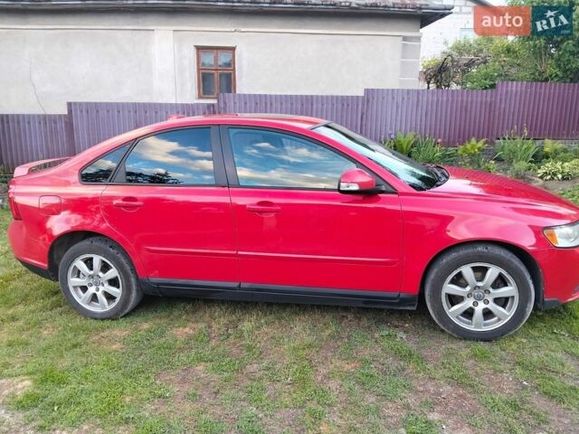 Червоний Вольво S40, об'ємом двигуна 1.56 л та пробігом 320 тис. км за 6000 $, фото 1 на Automoto.ua