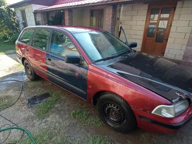 Червоний Вольво S40, об'ємом двигуна 2 л та пробігом 333 тис. км за 420 $, фото 1 на Automoto.ua