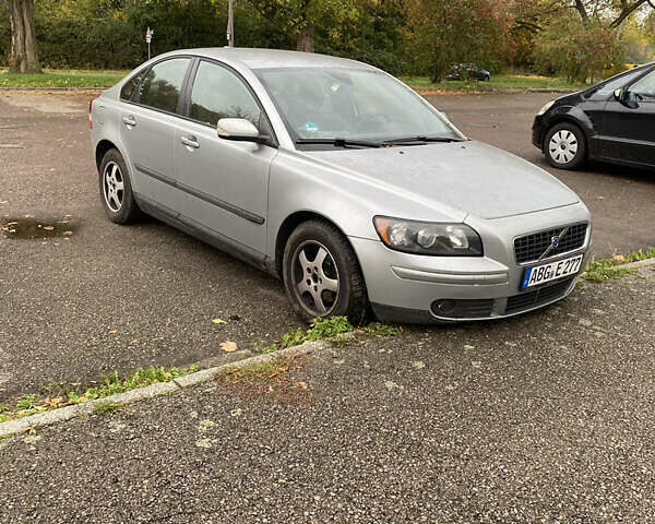 Вольво С40 2006 в Киеве на Automoto.ua Вольво С40, объемом двигателя 1.8 л и пробегом 204 тыс. км за 800 $, фото 1 на Automoto.ua