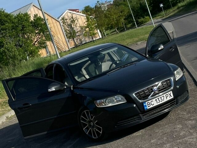 Вольво С40, объемом двигателя 1.6 л и пробегом 220 тыс. км за 7800 $, фото 1 на Automoto.ua