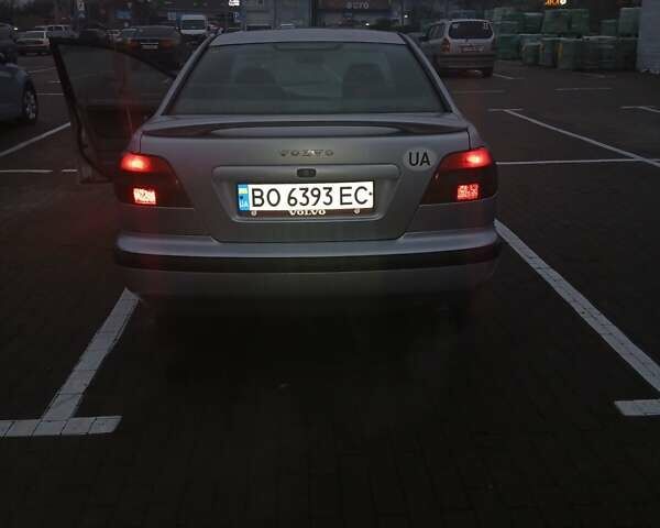 Сірий Вольво S40, об'ємом двигуна 1.95 л та пробігом 375 тис. км за 2500 $, фото 1 на Automoto.ua