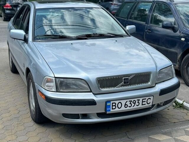 Сірий Вольво S40, об'ємом двигуна 1.9 л та пробігом 350 тис. км за 2100 $, фото 1 на Automoto.ua