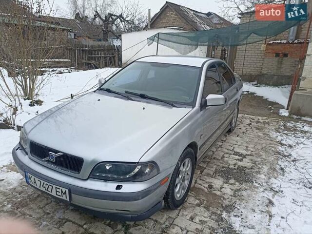 Сірий Вольво S40, об'ємом двигуна 2 л та пробігом 296 тис. км за 2500 $, фото 1 на Automoto.ua