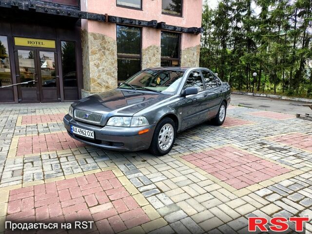 Сірий Вольво S40, об'ємом двигуна 1.8 л та пробігом 250 тис. км за 2750 $, фото 1 на Automoto.ua