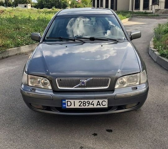 Сірий Вольво S40, об'ємом двигуна 1.87 л та пробігом 286 тис. км за 3300 $, фото 1 на Automoto.ua