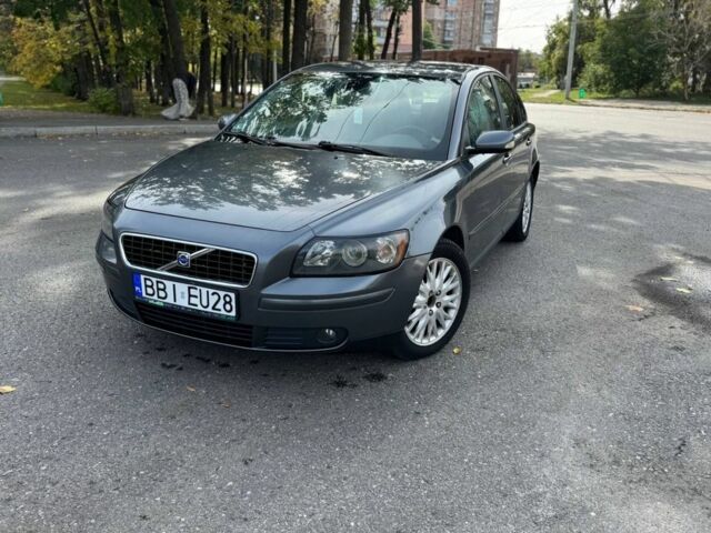 Сірий Вольво S40, об'ємом двигуна 2 л та пробігом 123 тис. км за 2800 $, фото 1 на Automoto.ua