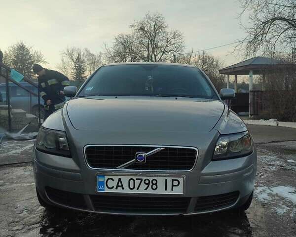 Сірий Вольво S40, об'ємом двигуна 2.4 л та пробігом 386 тис. км за 5300 $, фото 1 на Automoto.ua