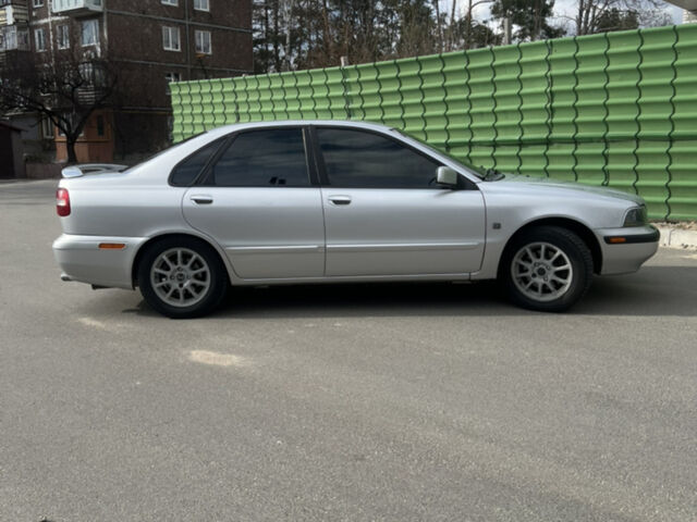 Сірий Вольво S40, об'ємом двигуна 1.95 л та пробігом 230 тис. км за 3450 $, фото 1 на Automoto.ua