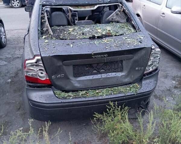 Серый Вольво С40, объемом двигателя 2 л и пробегом 20 тыс. км за 3000 $, фото 1 на Automoto.ua