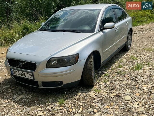 Сірий Вольво S40, об'ємом двигуна 1.6 л та пробігом 320 тис. км за 5300 $, фото 1 на Automoto.ua