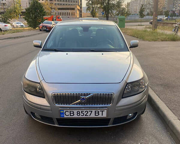 Сірий Вольво S40, об'ємом двигуна 1.56 л та пробігом 311 тис. км за 5800 $, фото 1 на Automoto.ua
