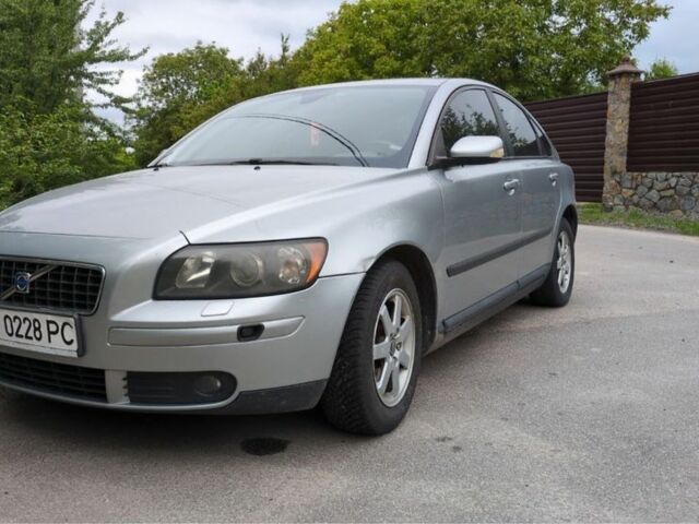 Серый Вольво С40, объемом двигателя 1.8 л и пробегом 334 тыс. км за 5000 $, фото 1 на Automoto.ua