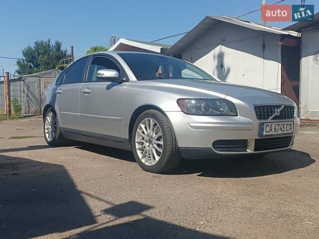 Сірий Вольво S40, об'ємом двигуна 2.44 л та пробігом 253 тис. км за 6300 $, фото 1 на Automoto.ua