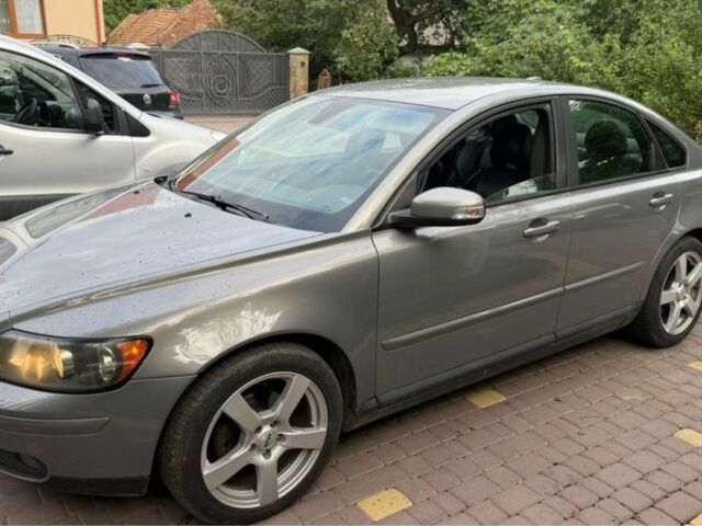 Сірий Вольво S40, об'ємом двигуна 1.6 л та пробігом 289 тис. км за 1994 $, фото 1 на Automoto.ua