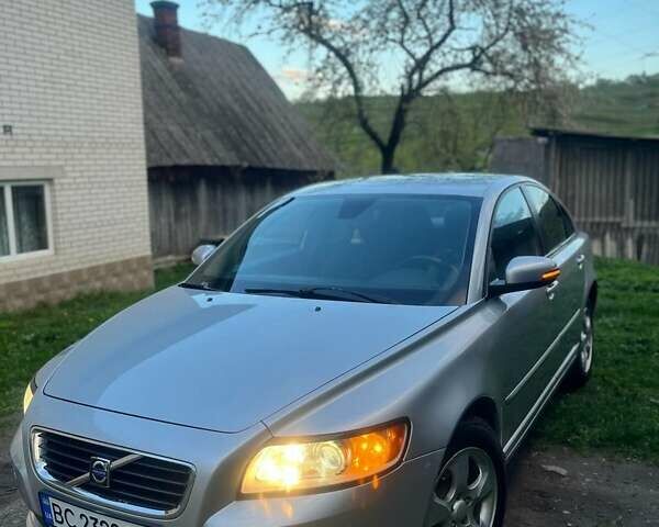 Сірий Вольво S40, об'ємом двигуна 1.6 л та пробігом 365 тис. км за 6500 $, фото 1 на Automoto.ua