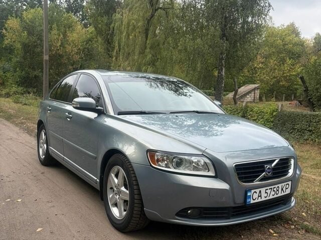 Сірий Вольво S40, об'ємом двигуна 2 л та пробігом 186 тис. км за 7000 $, фото 1 на Automoto.ua