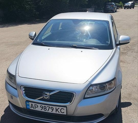 Серый Вольво С40, объемом двигателя 1.56 л и пробегом 187 тыс. км за 7900 $, фото 1 на Automoto.ua