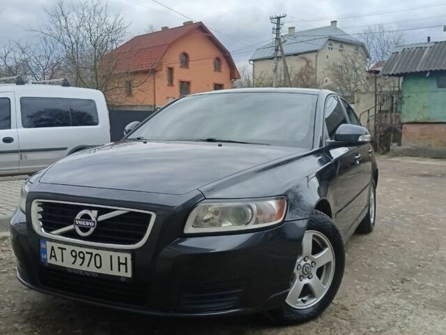 Серый Вольво С40, объемом двигателя 1.56 л и пробегом 229 тыс. км за 8500 $, фото 1 на Automoto.ua