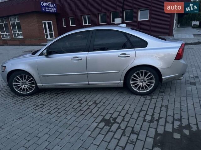Сірий Вольво S40, об'ємом двигуна 2.4 л та пробігом 220 тис. км за 5900 $, фото 1 на Automoto.ua