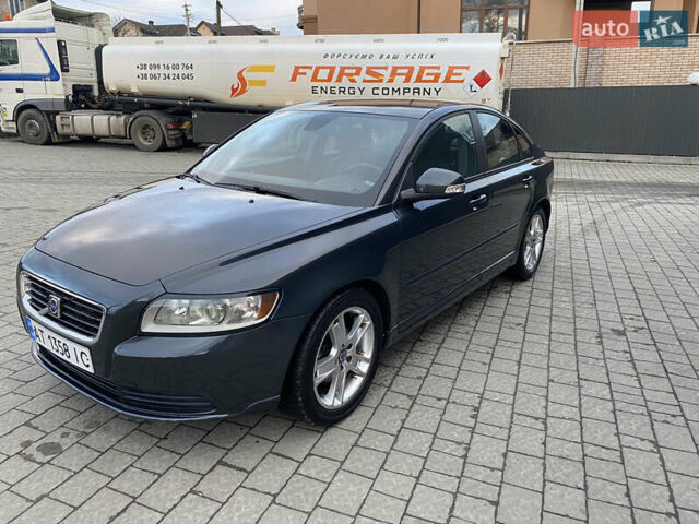 Серый Вольво С40, объемом двигателя 1.6 л и пробегом 242 тыс. км за 6799 $, фото 1 на Automoto.ua