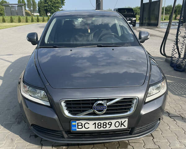 Сірий Вольво S40, об'ємом двигуна 1.56 л та пробігом 198 тис. км за 8500 $, фото 1 на Automoto.ua