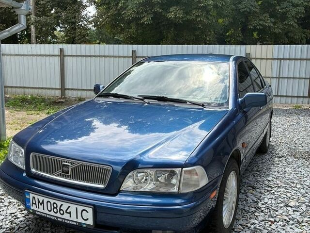 Синій Вольво S40, об'ємом двигуна 1.8 л та пробігом 320 тис. км за 3200 $, фото 1 на Automoto.ua