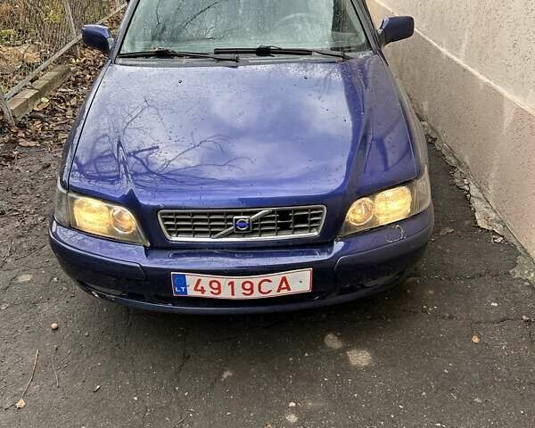 Синій Вольво S40, об'ємом двигуна 2 л та пробігом 300 тис. км за 2200 $, фото 1 на Automoto.ua