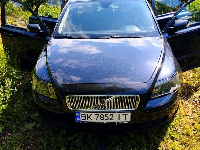 Синій Вольво S40, об'ємом двигуна 1.7 л та пробігом 160 тис. км за 5500 $, фото 1 на Automoto.ua