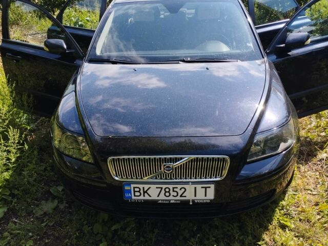Вольво С40 2005 в Николаеве на Automoto.ua Синий Вольво С40, объемом двигателя 1.7 л и пробегом 154 тыс. км за 5000 $, фото 1 на Automoto.ua