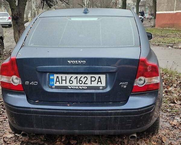 Синий Вольво С40, объемом двигателя 2.5 л и пробегом 166 тыс. км за 6900 $, фото 1 на Automoto.ua