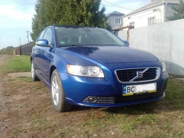 Синий Вольво С40, объемом двигателя 2 л и пробегом 177 тыс. км за 8200 $, фото 1 на Automoto.ua