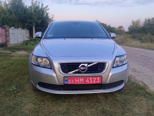 Синий Вольво С40, объемом двигателя 2 л и пробегом 286 тыс. км за 5600 $, фото 1 на Automoto.ua