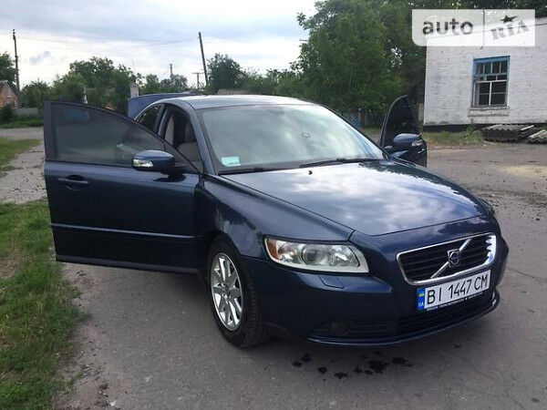 Синій Вольво S40, об'ємом двигуна 2.4 л та пробігом 170 тис. км за 9000 $, фото 1 на Automoto.ua