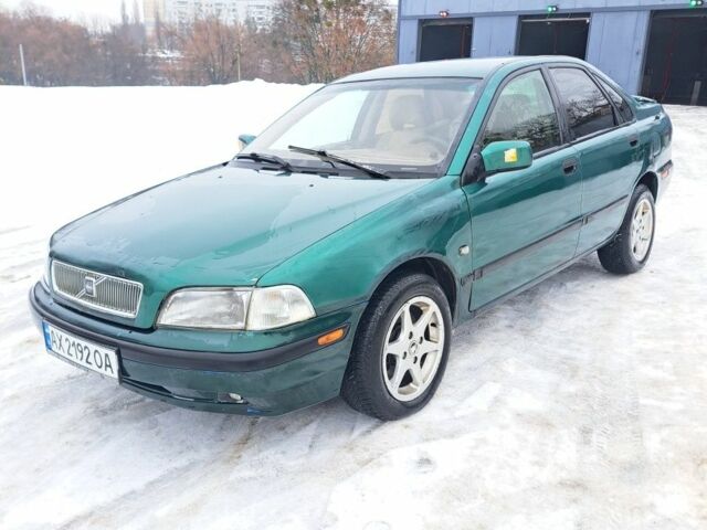 Зелений Вольво S40, об'ємом двигуна 1.8 л та пробігом 270 тис. км за 2350 $, фото 1 на Automoto.ua