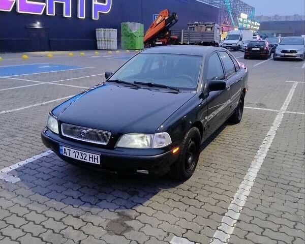 Зеленый Вольво С40, объемом двигателя 1.8 л и пробегом 249 тыс. км за 3100 $, фото 1 на Automoto.ua