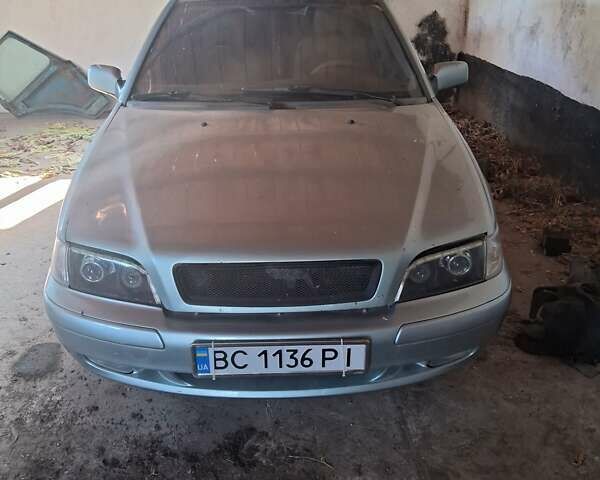 Зелений Вольво S40, об'ємом двигуна 1.9 л та пробігом 80 тис. км за 3400 $, фото 1 на Automoto.ua