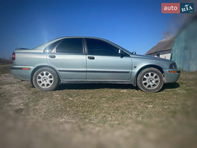 Вольво С40 2003 в Богородчанах на Automoto.ua Зеленый Вольво С40, объемом двигателя 1.8 л и пробегом 210 тыс. км за 3600 $, фото 1 на Automoto.ua