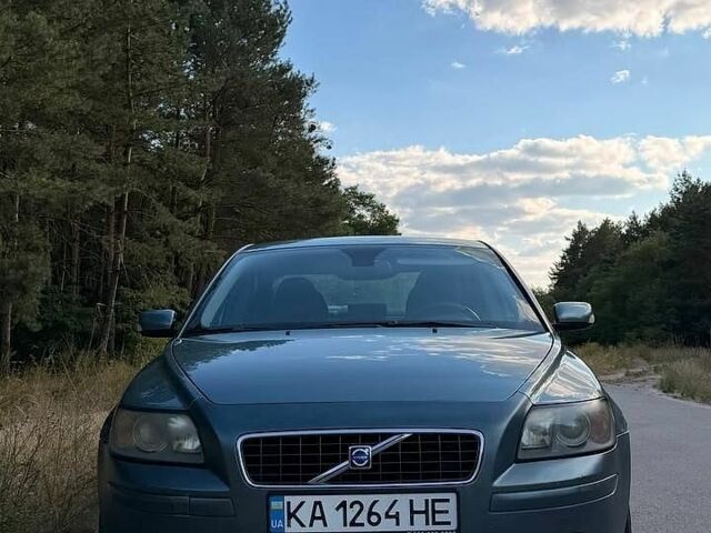 Зеленый Вольво С40, объемом двигателя 2 л и пробегом 201 тыс. км за 5000 $, фото 1 на Automoto.ua