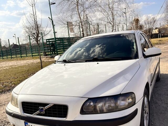 Білий Вольво С60, об'ємом двигуна 2.4 л та пробігом 307 тис. км за 3900 $, фото 1 на Automoto.ua