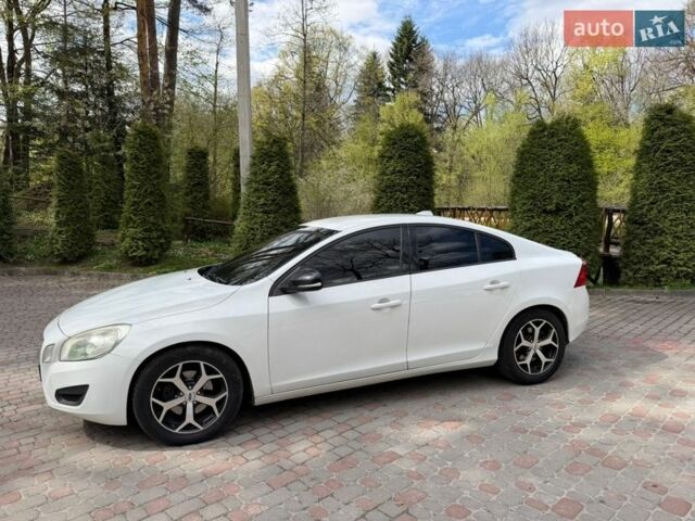 Белый Вольво С60, объемом двигателя 1.98 л и пробегом 363 тыс. км за 9800 $, фото 1 на Automoto.ua