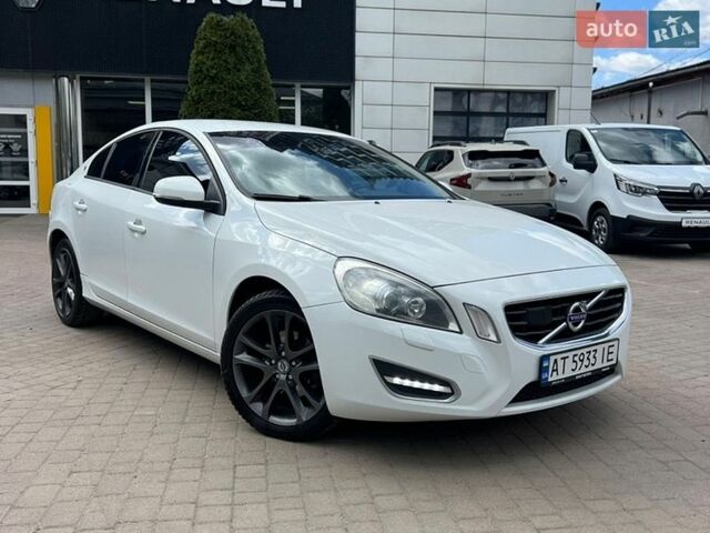 Белый Вольво С60, объемом двигателя 1.6 л и пробегом 161 тыс. км за 8400 $, фото 1 на Automoto.ua